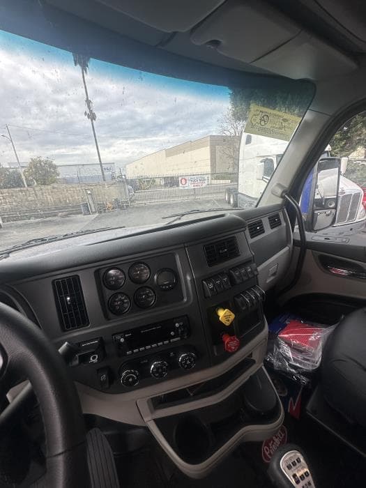 2024 Peterbilt 567 — photo 13