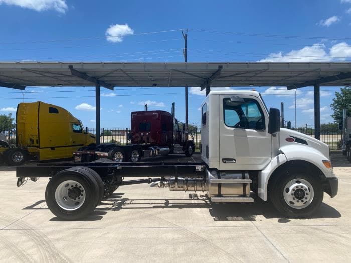 2025 Peterbilt 536 — photo 10