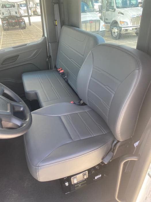 2025 Peterbilt 536 — photo 8