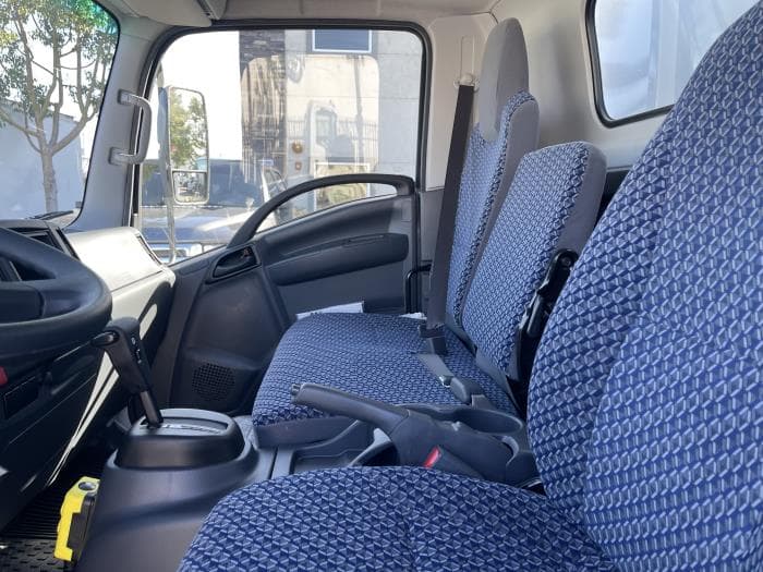 2025 Isuzu NRR — photo 18