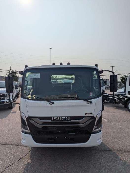 2025 Isuzu NPR — photo 4