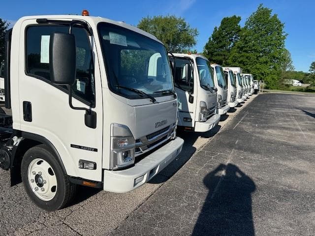 2025 Isuzu NRR — photo 6