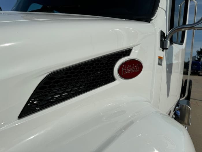 2025 Peterbilt 536 — photo 9
