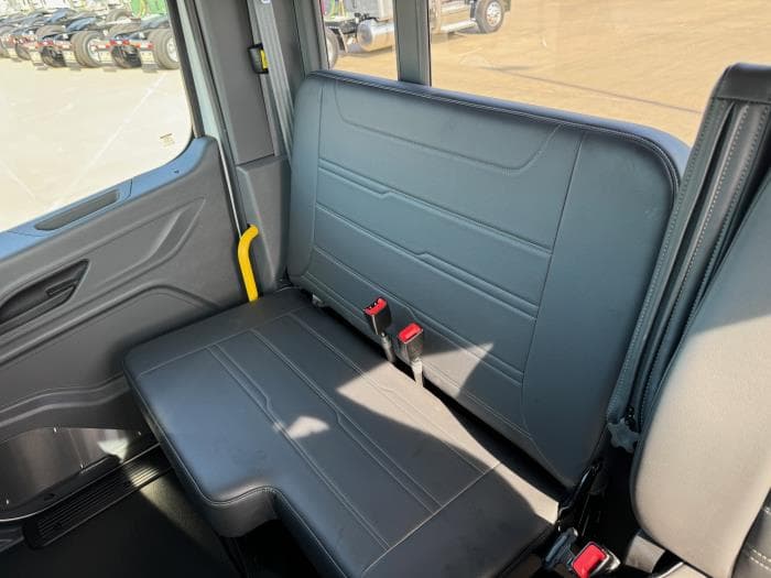 2025 Peterbilt 536 — photo 12