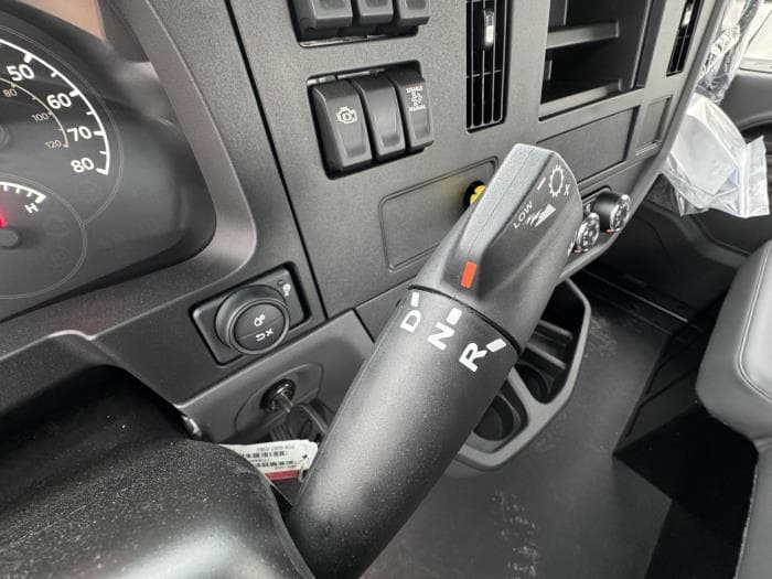 2025 Peterbilt 536 — photo 16