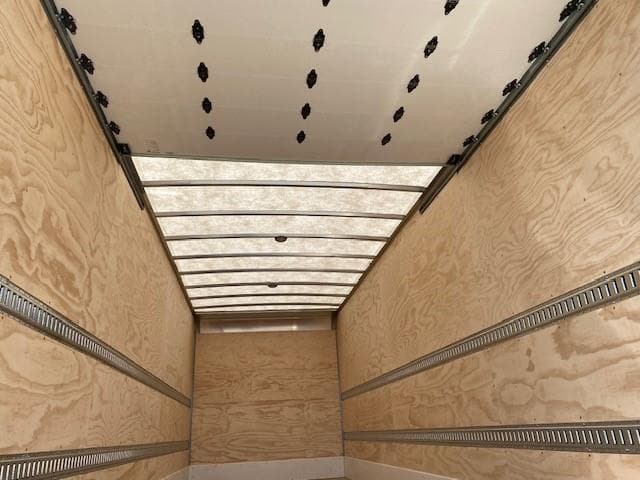 2025 Peterbilt 536 — photo 12