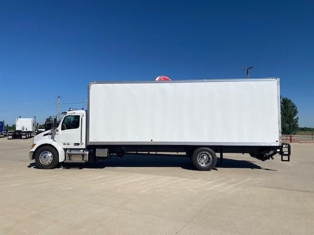 2025 Peterbilt 536 — photo 14