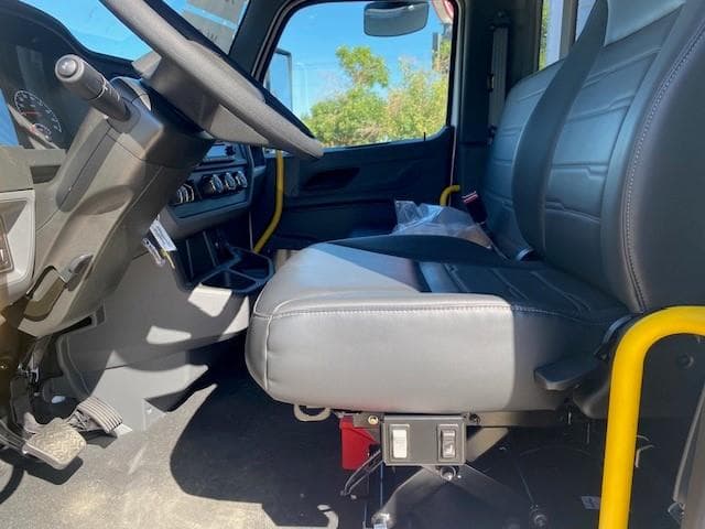 2025 Peterbilt 536 — photo 16