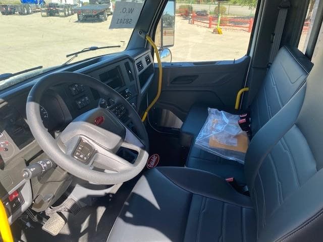 2025 Peterbilt 536 — photo 17