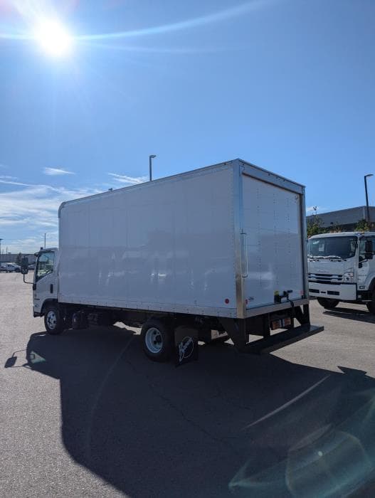 2025 Isuzu NPR — photo 6