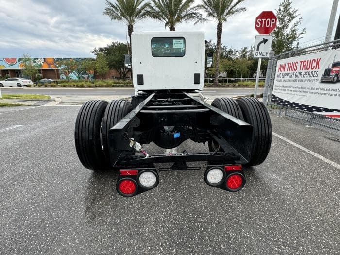 2025 Peterbilt 536 — photo 4