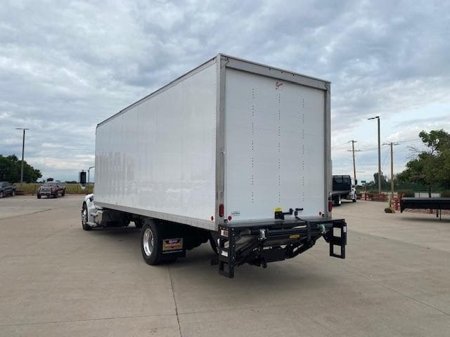 2025 Peterbilt 536 — photo 9