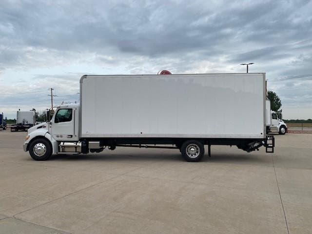 2025 Peterbilt 536 — photo 13