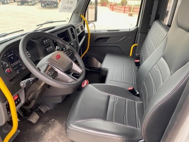 2025 Peterbilt 536 — photo 16