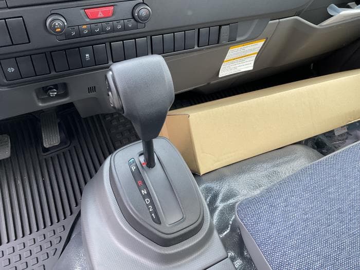 2025 Isuzu NRR — photo 5