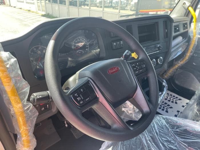 2025 Peterbilt 536 — photo 6