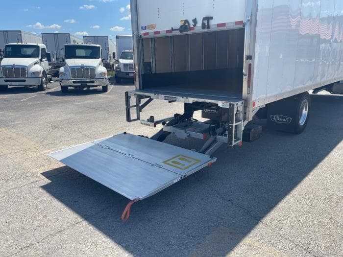 2025 Peterbilt 536 — photo 9