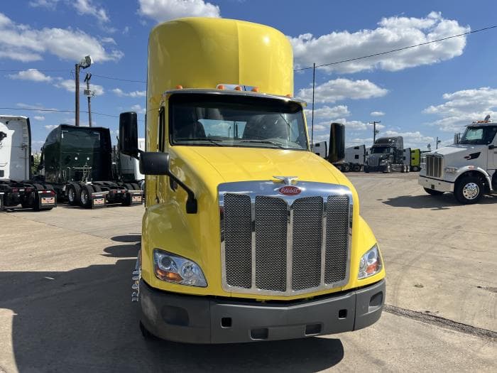 2021 Peterbilt 579 — photo 18