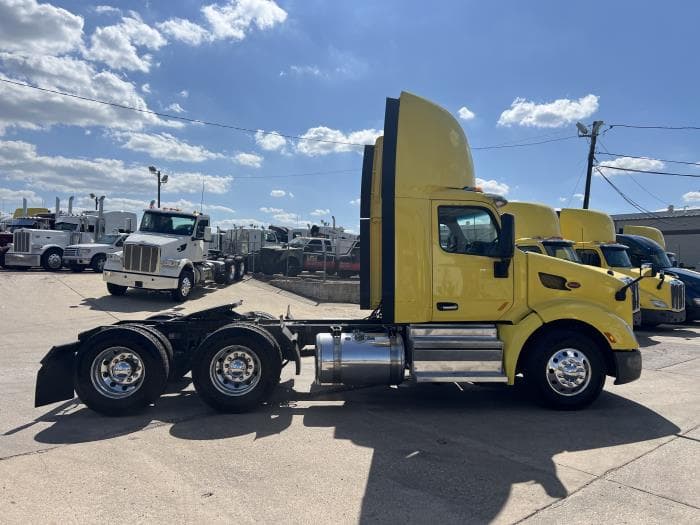 2021 Peterbilt 579 — photo 24
