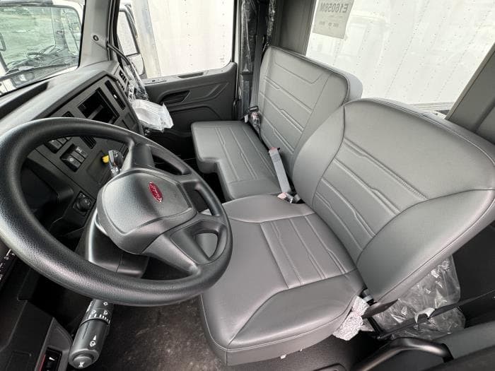 2025 Peterbilt 536 — photo 11