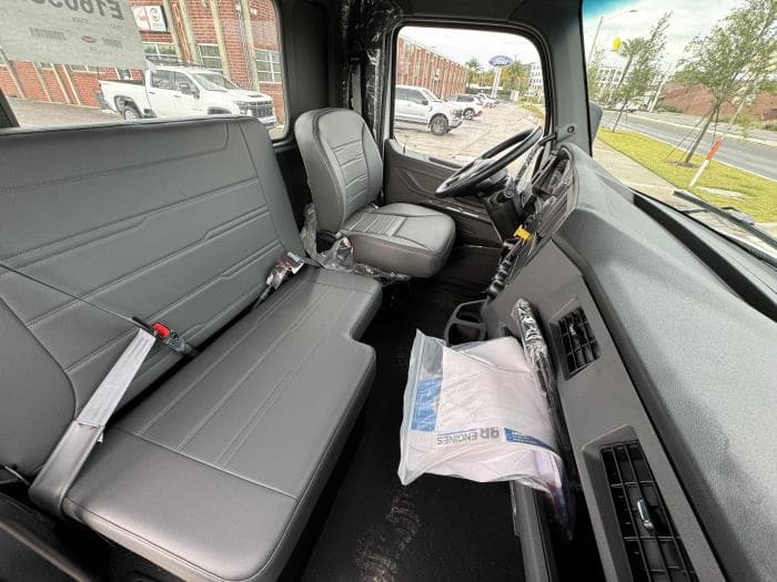 2025 Peterbilt 536 — photo 18