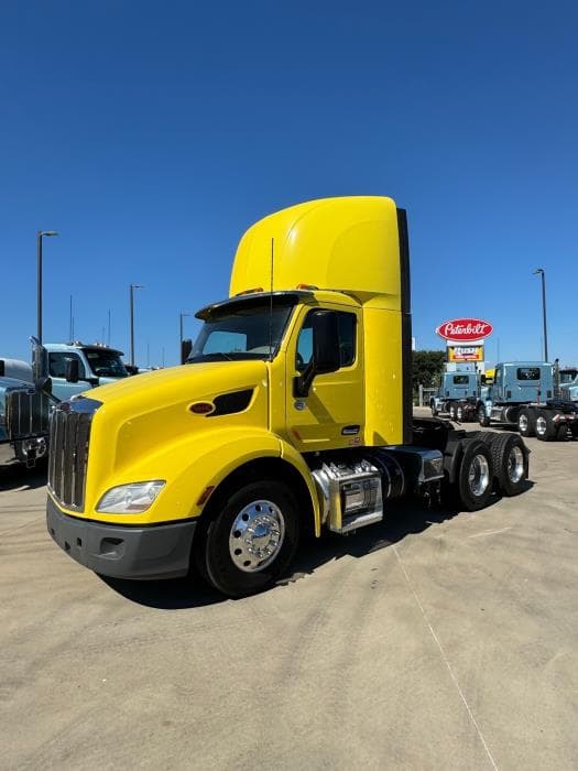2021 Peterbilt 579 — photo 3