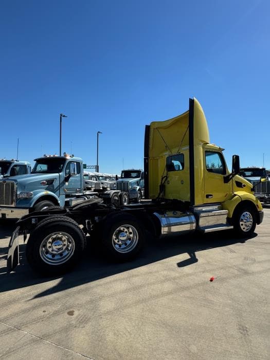 2021 Peterbilt 579 — photo 7