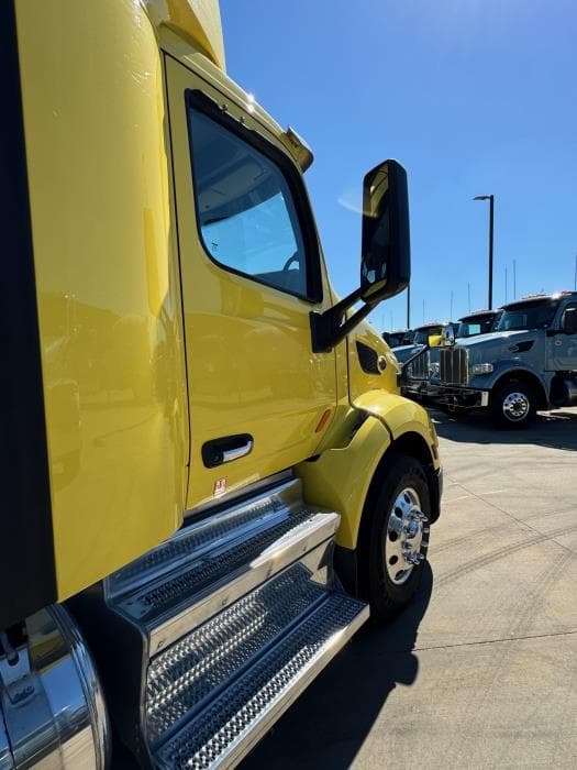 2021 Peterbilt 579 — photo 13