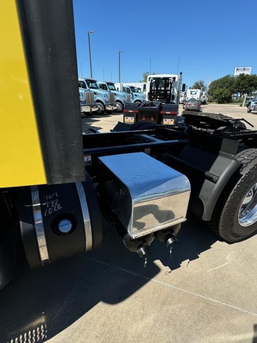 2021 Peterbilt 579 — photo 18