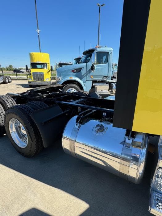 2021 Peterbilt 579 — photo 19