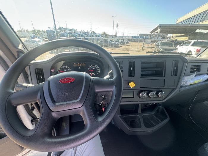 2025 Peterbilt 536 — photo 15