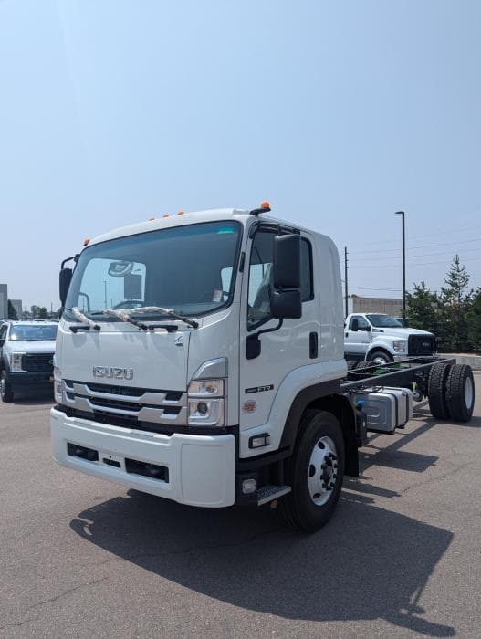 2025 Isuzu FTR — photo 2