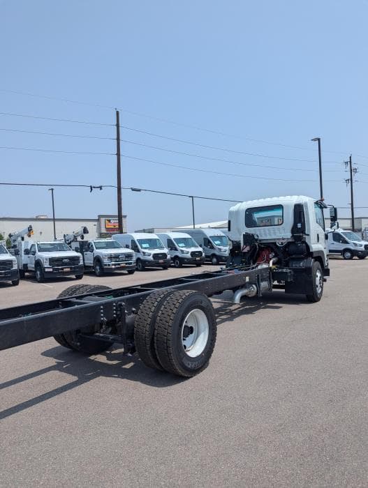 2025 Isuzu FTR — photo 6