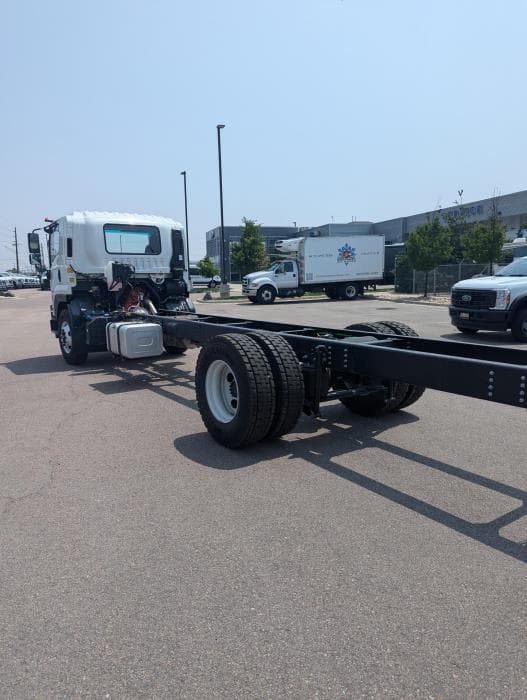 2025 Isuzu FTR — photo 8