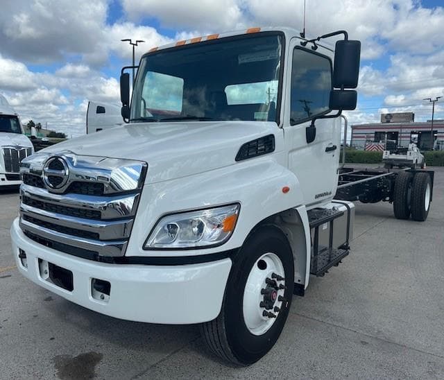 2025 Hino L6 — photo 3