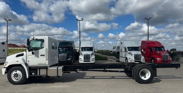 2025 Hino L6 — photo 4