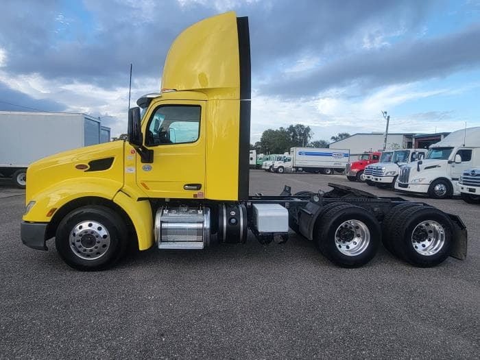2021 Peterbilt 579 — photo 6
