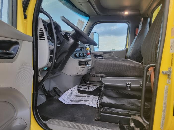 2021 Peterbilt 579 — photo 13
