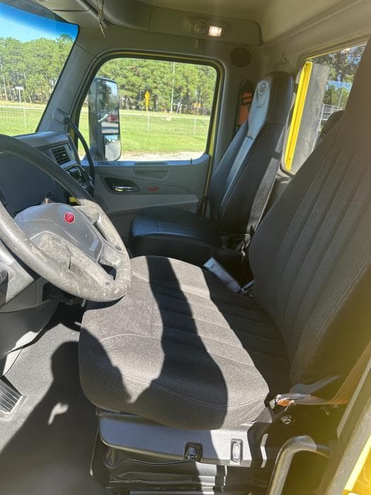 2021 Peterbilt 579 — photo 18