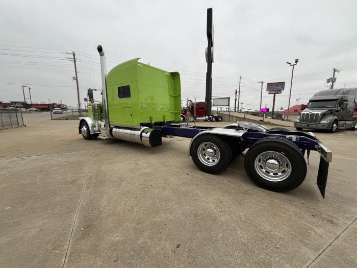 2022 Peterbilt 389 — photo 4