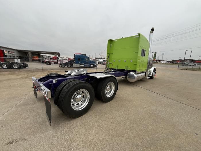 2022 Peterbilt 389 — photo 6
