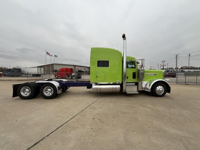 2022 Peterbilt 389 — photo 7