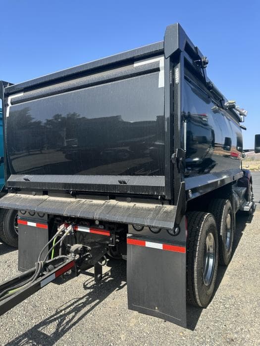 2025 Peterbilt 579 — photo 4