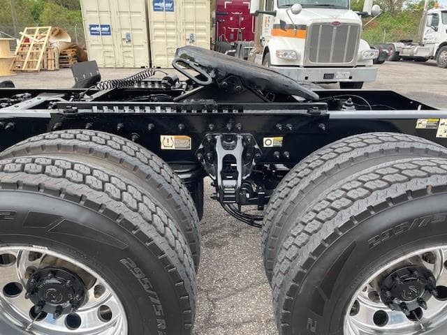 2021 Peterbilt 579 — photo 4