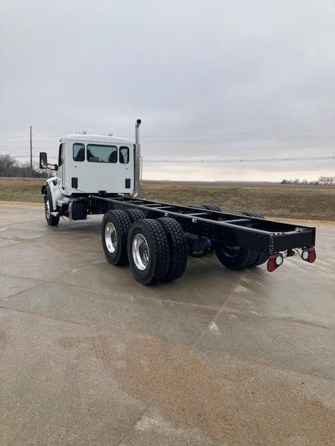 2025 Peterbilt 548 — photo 4