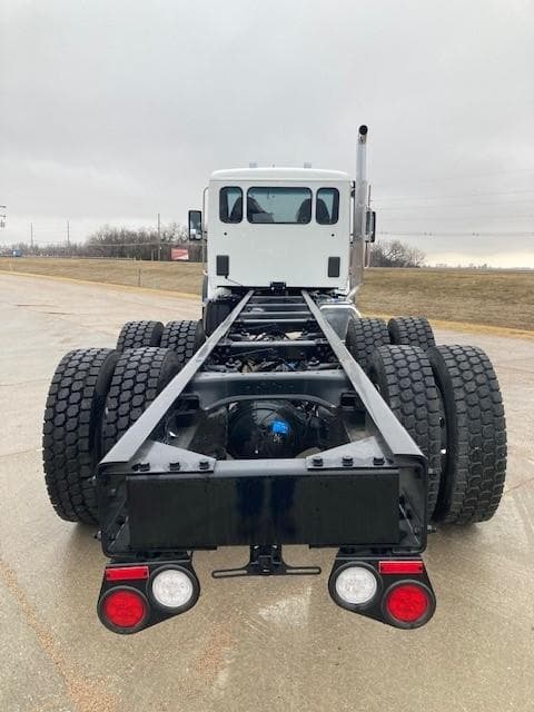 2025 Peterbilt 548 — photo 5