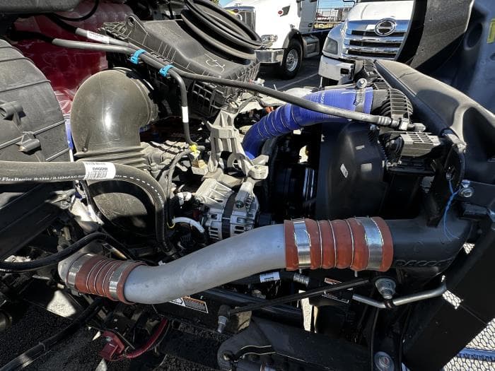 2025 Peterbilt 536 — photo 11