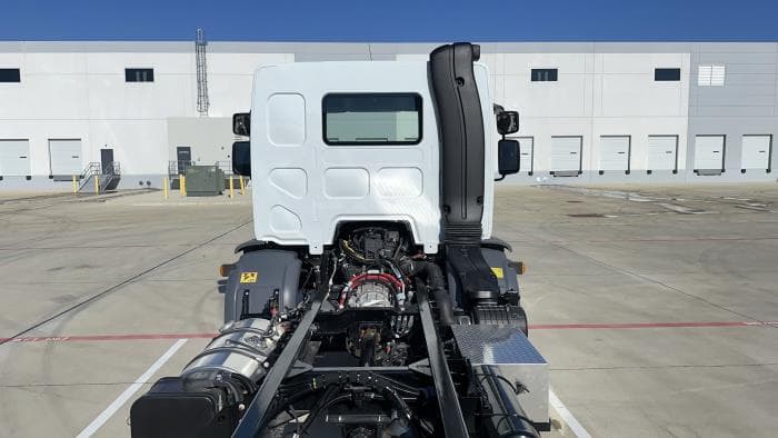 2025 Peterbilt 220EV — photo 14