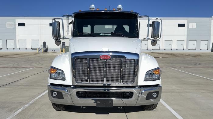 2025 Peterbilt 536 — photo 3