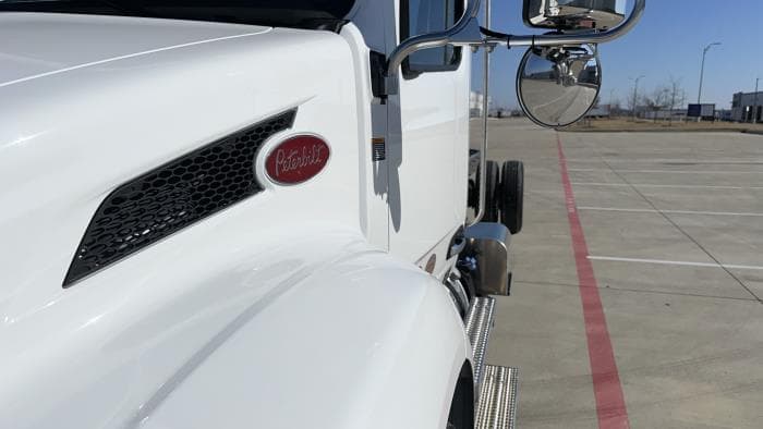 2025 Peterbilt 536 — photo 11